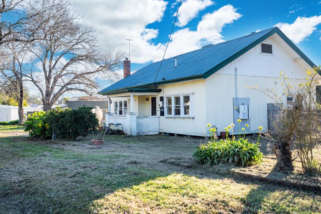 2 South St, Culcairn, NSW 2660