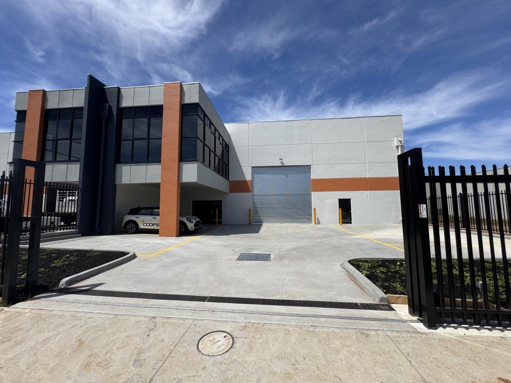 100 Collins Rd, Melton, VIC 3337