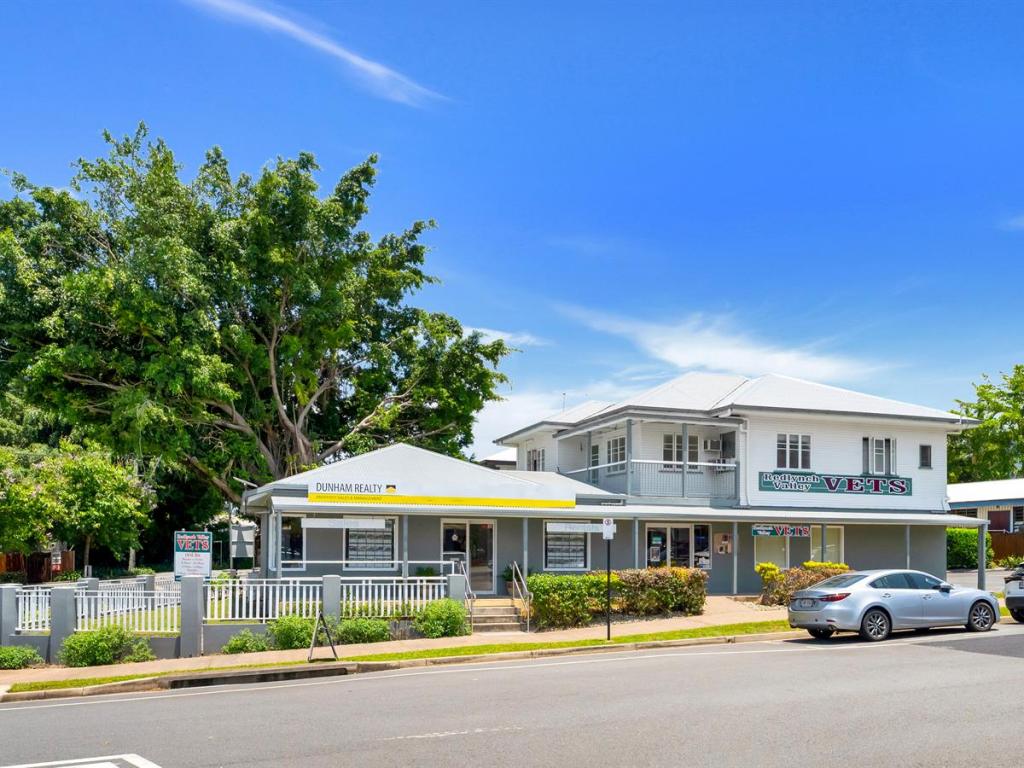 10 Intake Rd, Redlynch, QLD 4870