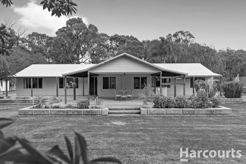 64 Newnham Rd, Lake Clifton, WA 6215