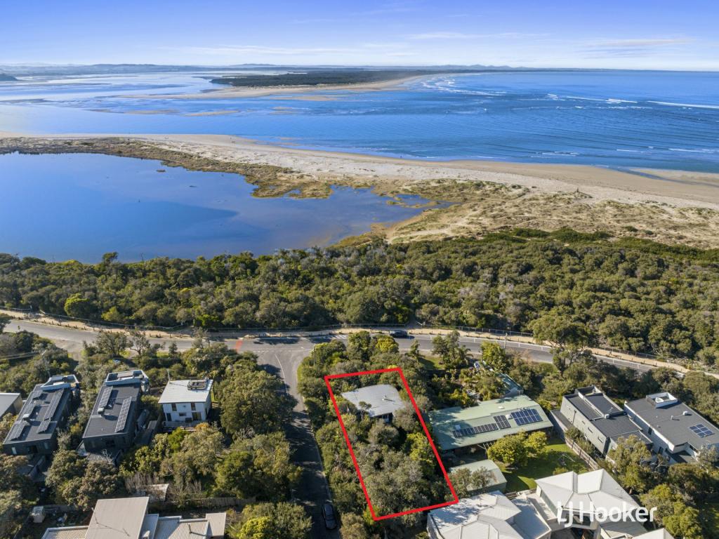 54 SURF PDE, INVERLOCH, VIC 3996