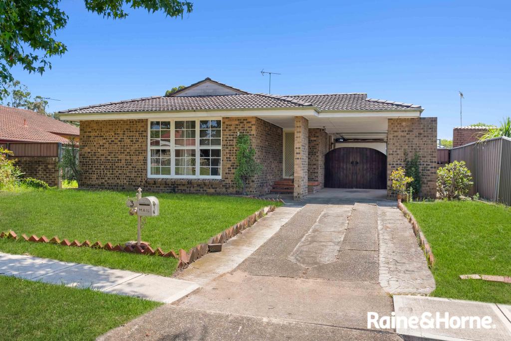 3 Canberra St, St Johns Park, NSW 2176