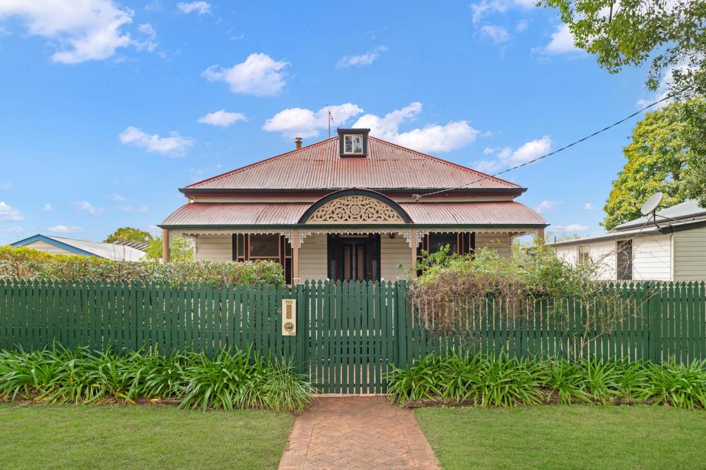 4 Boulton Tce, Toowoomba City, QLD 4350