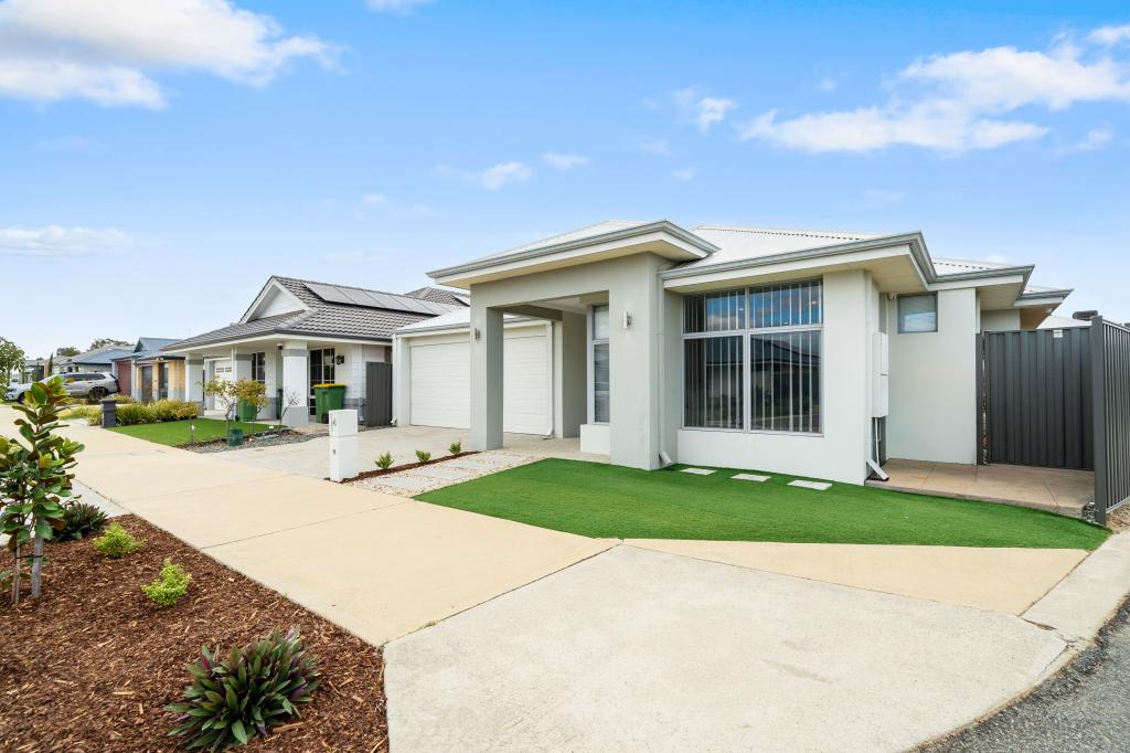 4 CASSINIA ST, BALDIVIS, WA 6171