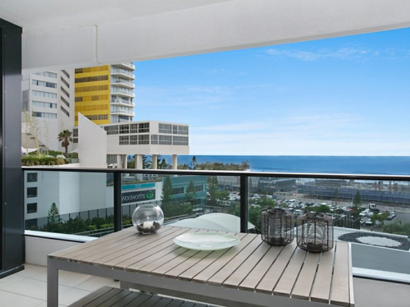 10604/1 ORACLE BVD, BROADBEACH, QLD 4218