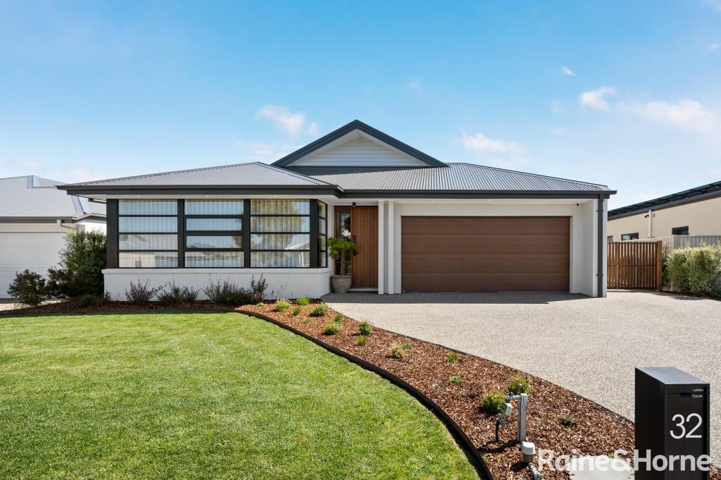 32 YELLOWGUM AVE, RIDDELLS CREEK, VIC 3431