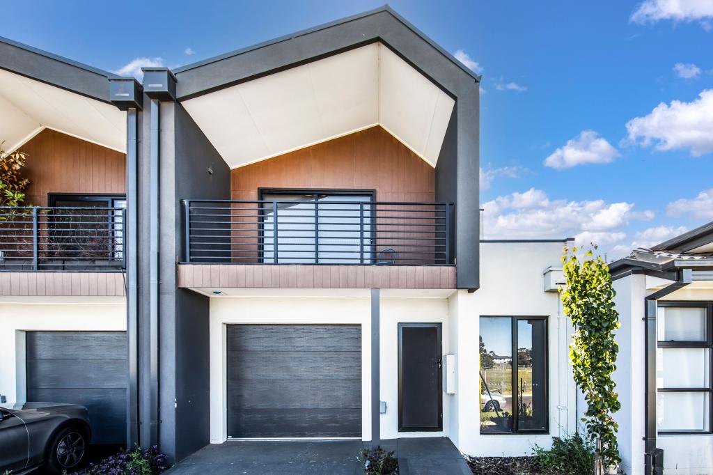 114 Verona Cres, Fraser Rise, VIC 3336