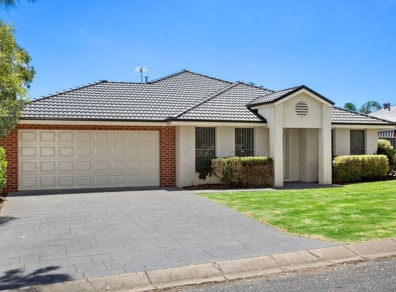 98 Hotham Circuit, Thurgoona, NSW 2640