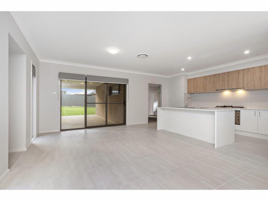 12 Westgate Ave, Thornton, NSW 2322