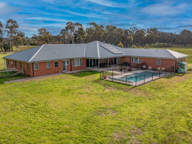 144 Kealy Rd, Benalla, VIC 3672