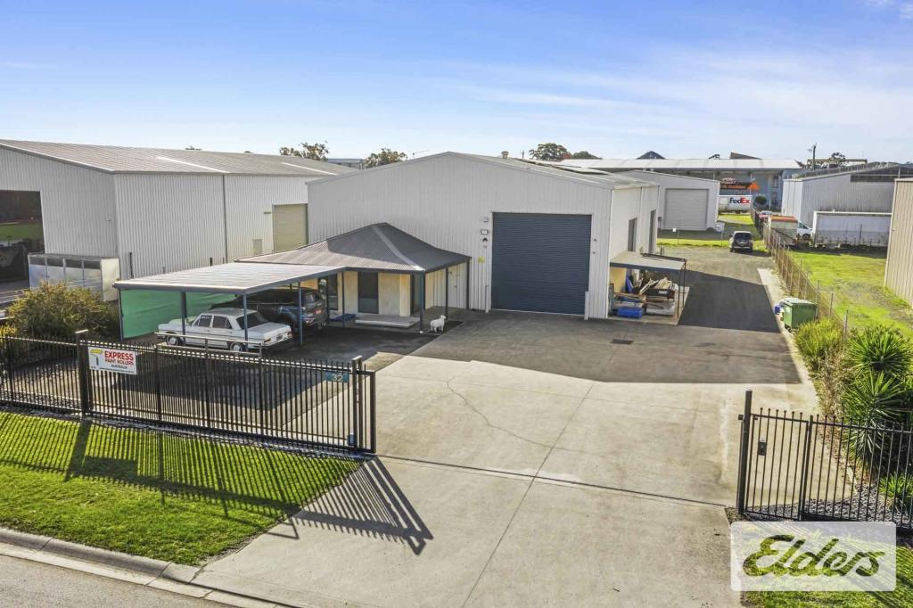 32 Laidlaw Dr, Delacombe, VIC 3356