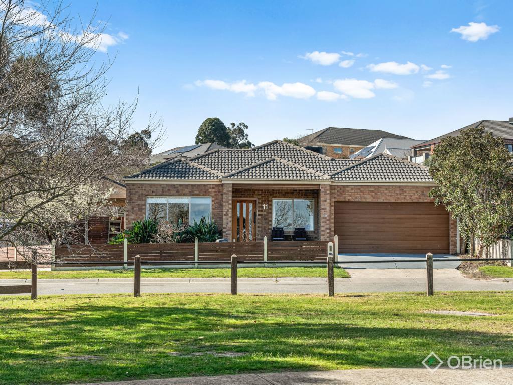 11 Charles Sturt Pl, Pakenham, VIC 3810