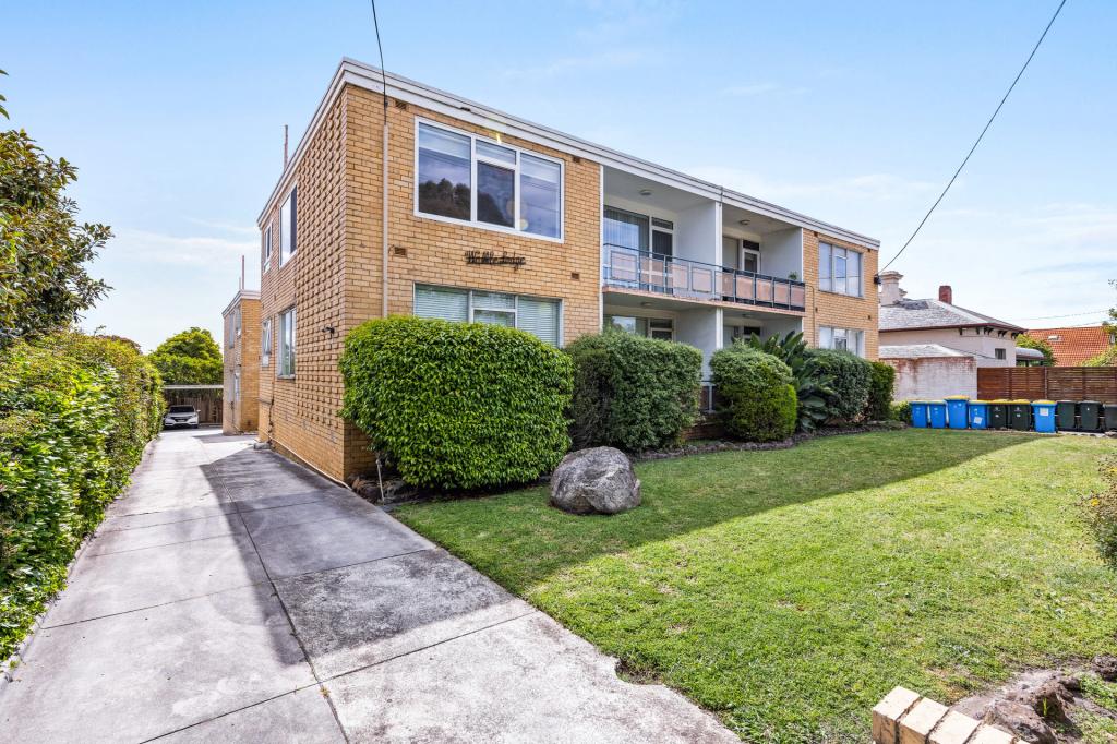 2/88 WARRIGAL RD, SURREY HILLS, VIC 3127