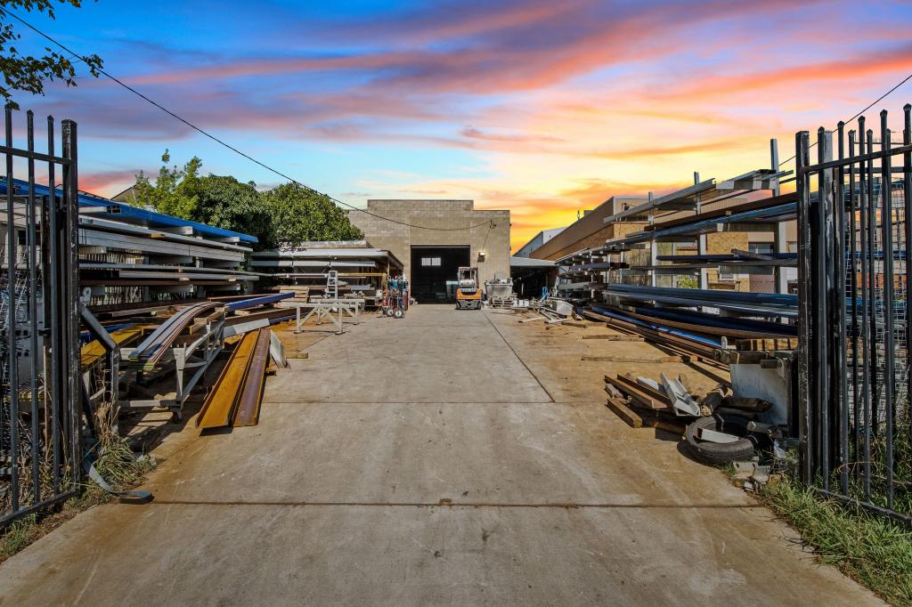 59 Paterson Pde, Queanbeyan West, NSW 2620