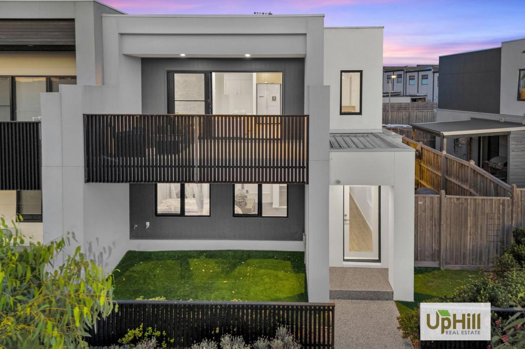 4 Coorabulka Walk, Clyde North, VIC 3978