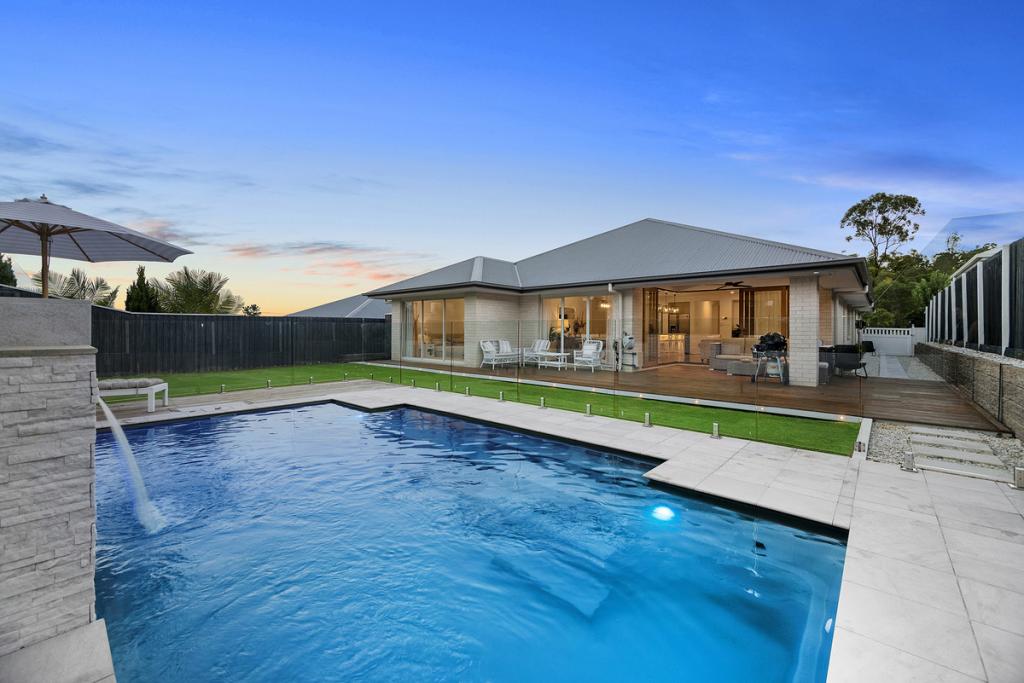 19 Lone Pine Cct, Upper Coomera, QLD 4209