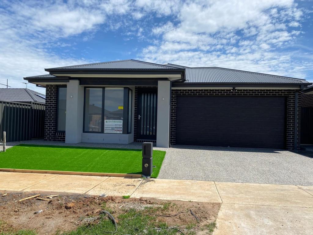 14 Peregrine Way, Melton South, VIC 3338