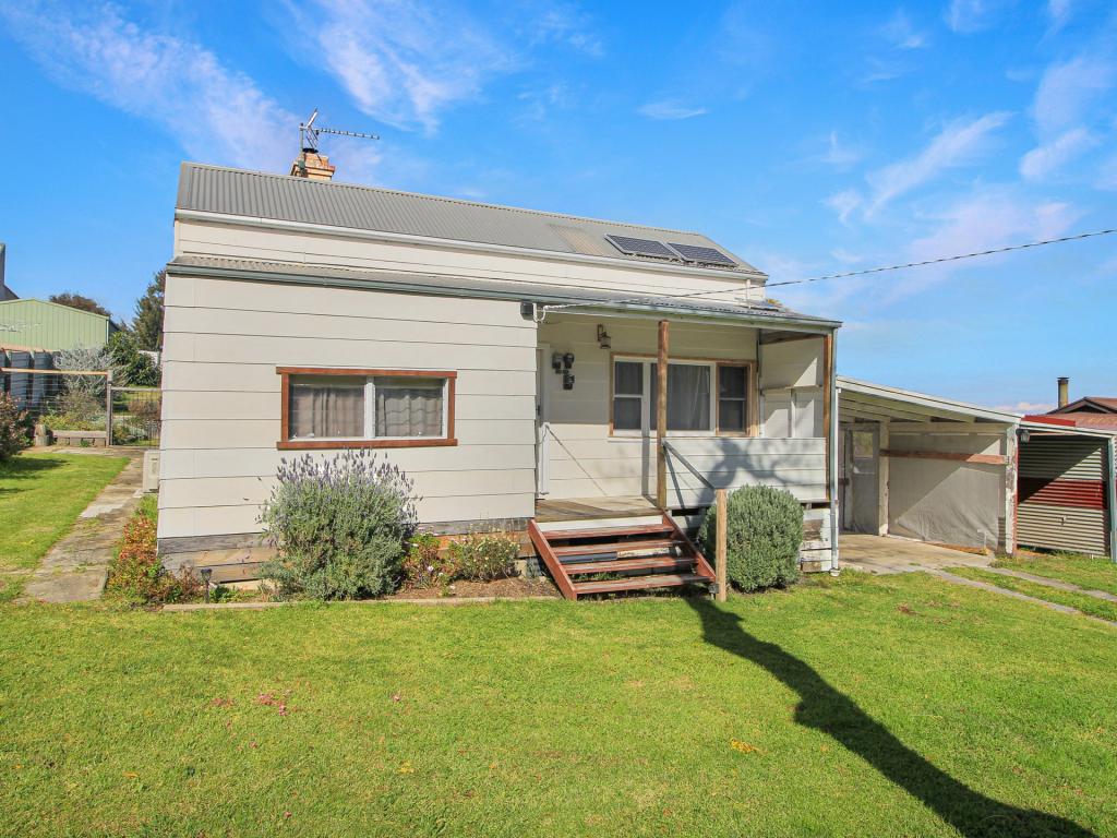8 KING ST, BRUTHEN, VIC 3885