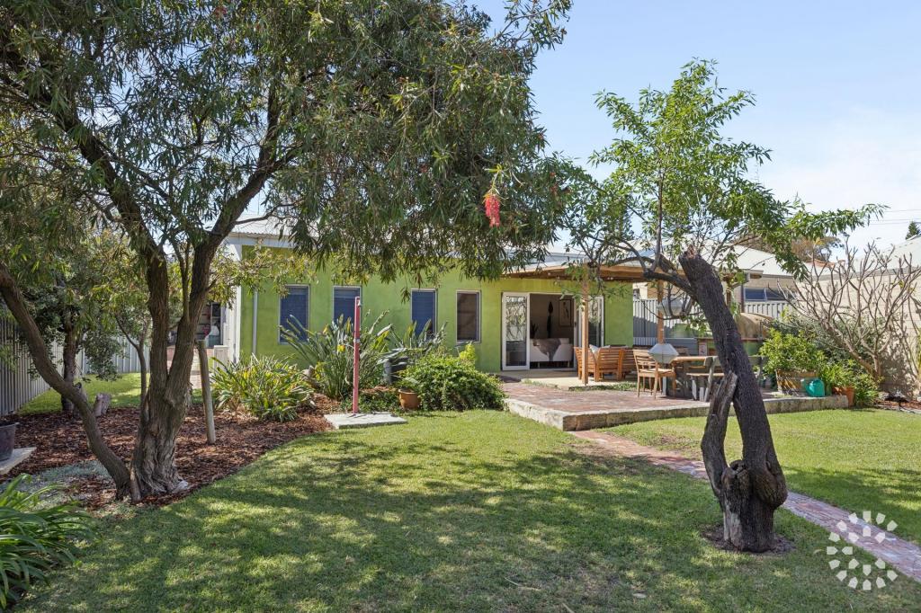 111 Samson St, White Gum Valley, WA 6162