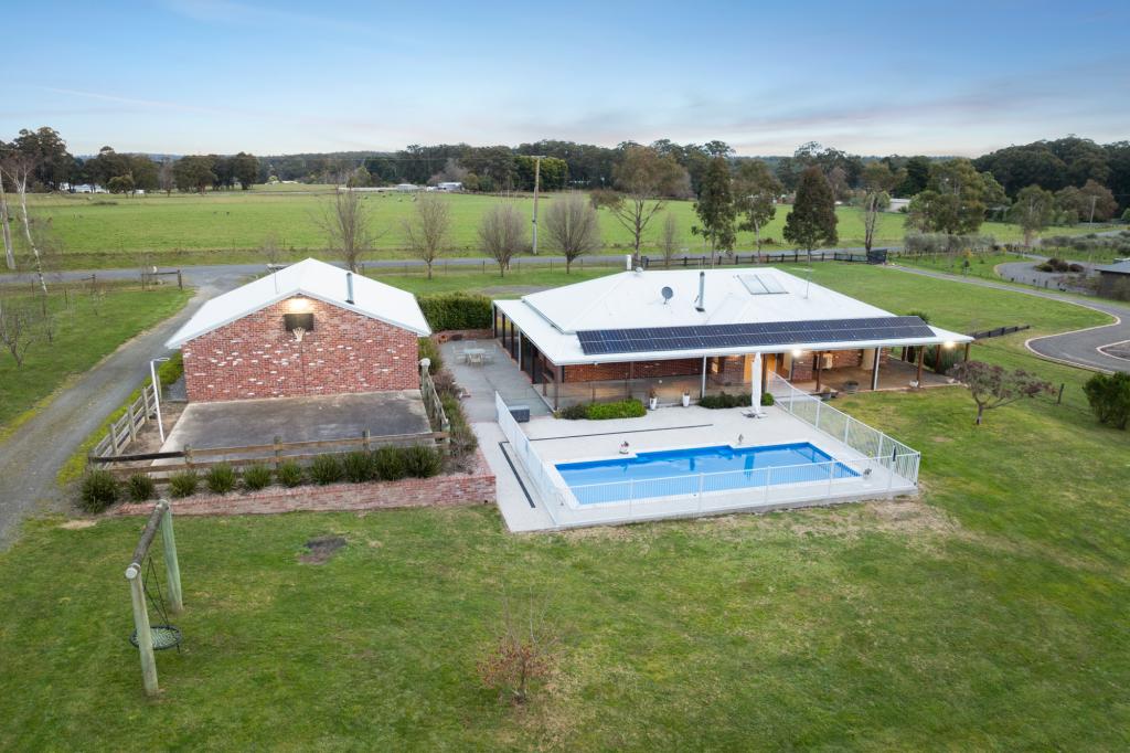 7 Monarch Cl, Kinglake West, VIC 3757