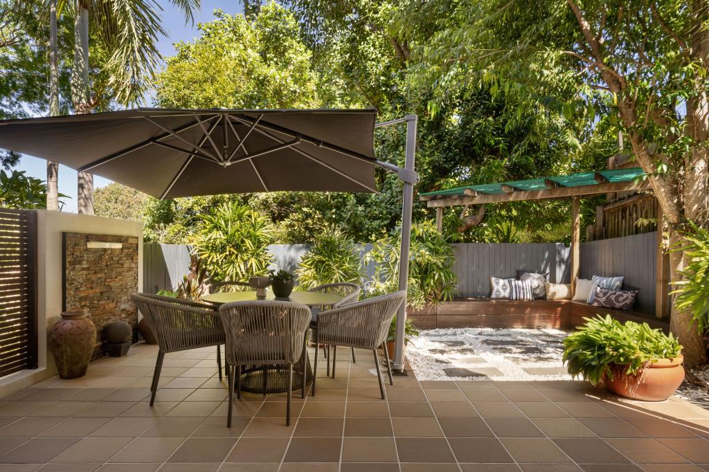 2/15 Rennie St, Indooroopilly, QLD 4068