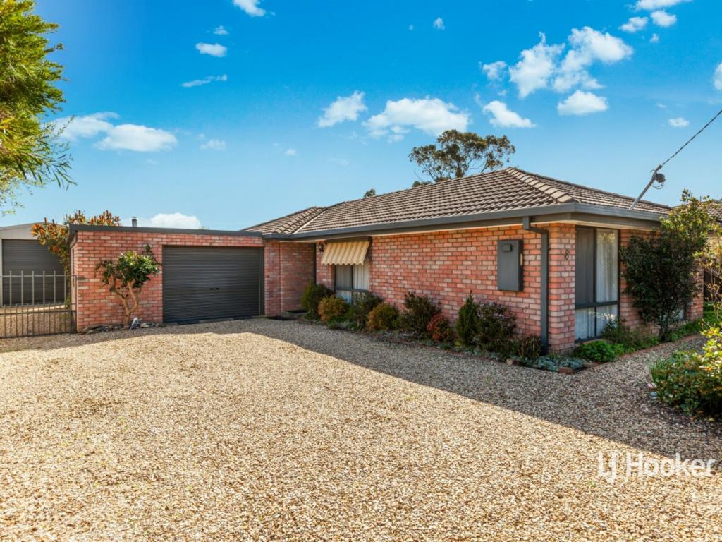 8 Dean Dr, Broadford, VIC 3658