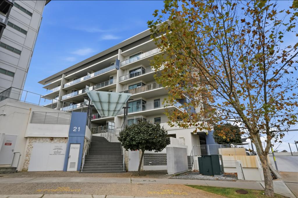 302/21 Malata Cres, Success, WA 6164