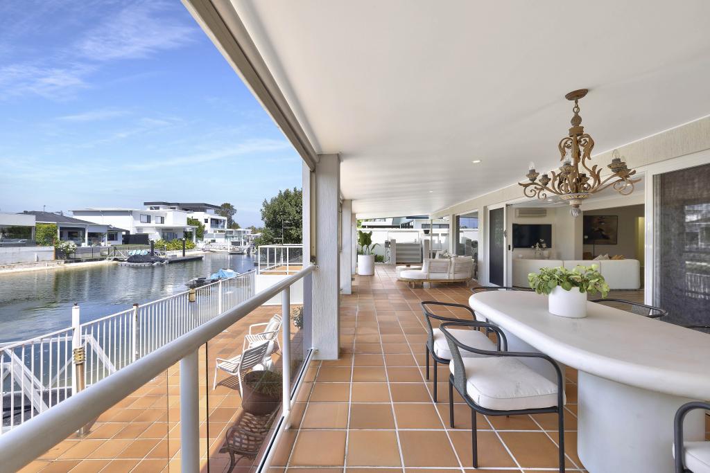 8 Cristobel Ct, Broadbeach Waters, QLD 4218
