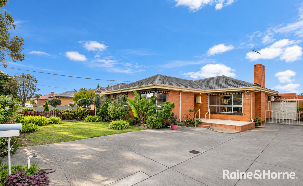 12 BECCLES ST, FAWKNER, VIC 3060
