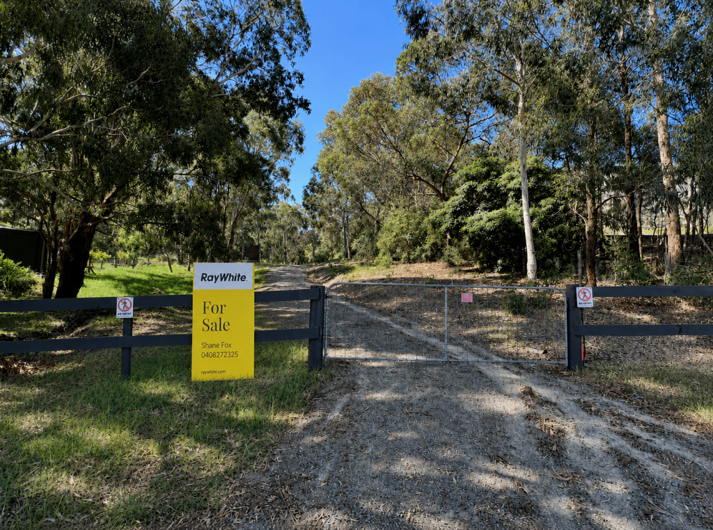 14 KINGSCOTE DR, METUNG, VIC 3904