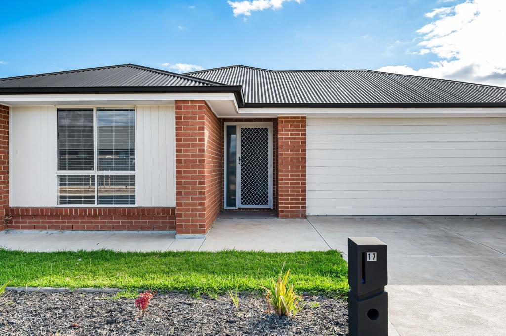 17 NADINE ST, MUNNO PARA, SA 5115