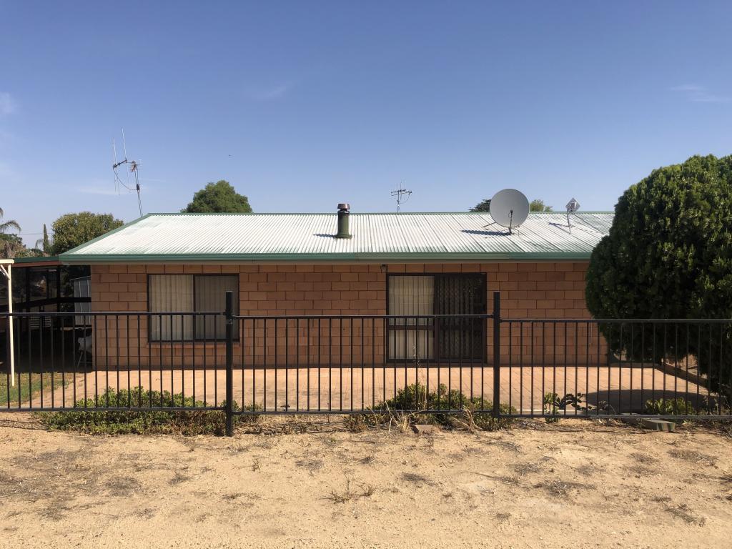 2/6 SONDY DR, STRATHMERTON, VIC 3641