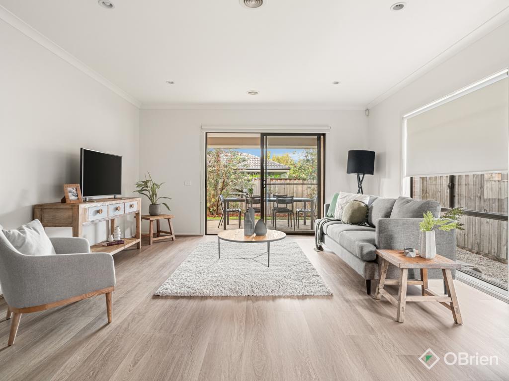 32 WARREGO CCT, SANDHURST, VIC 3977