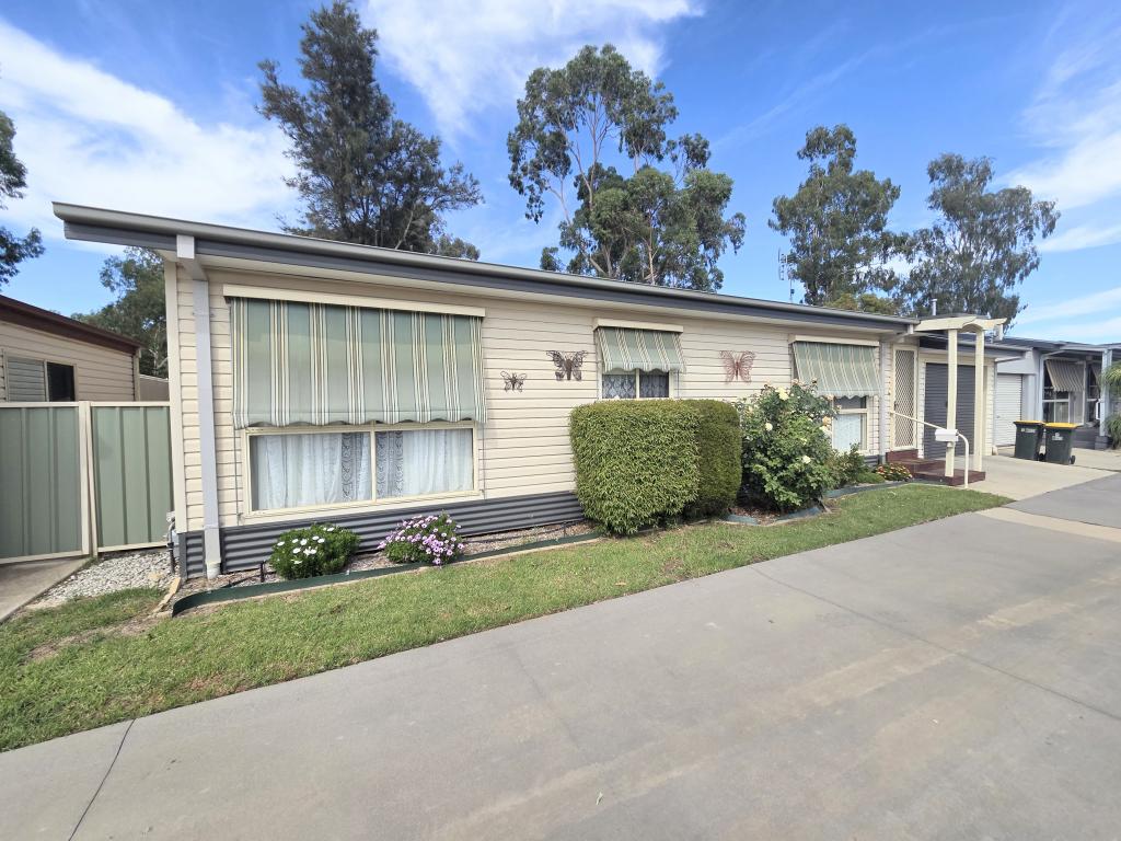 8 Murray Haven Dr, Tocumwal, NSW 2714