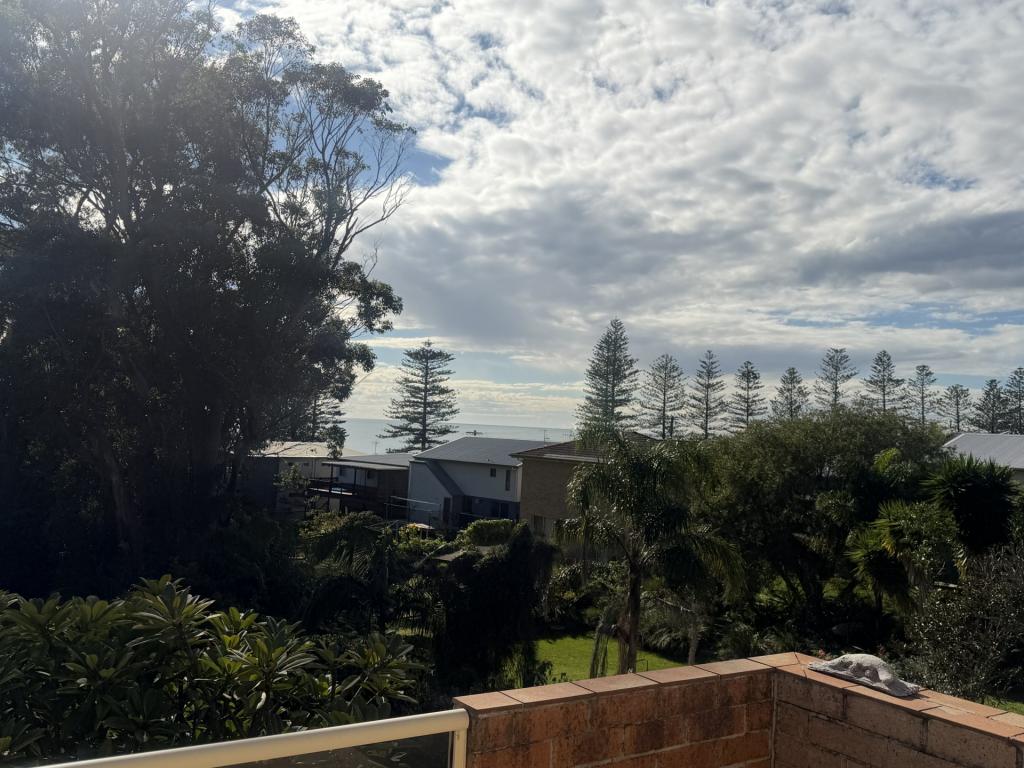 4/14 Surfview Ave, Black Head, NSW 2430