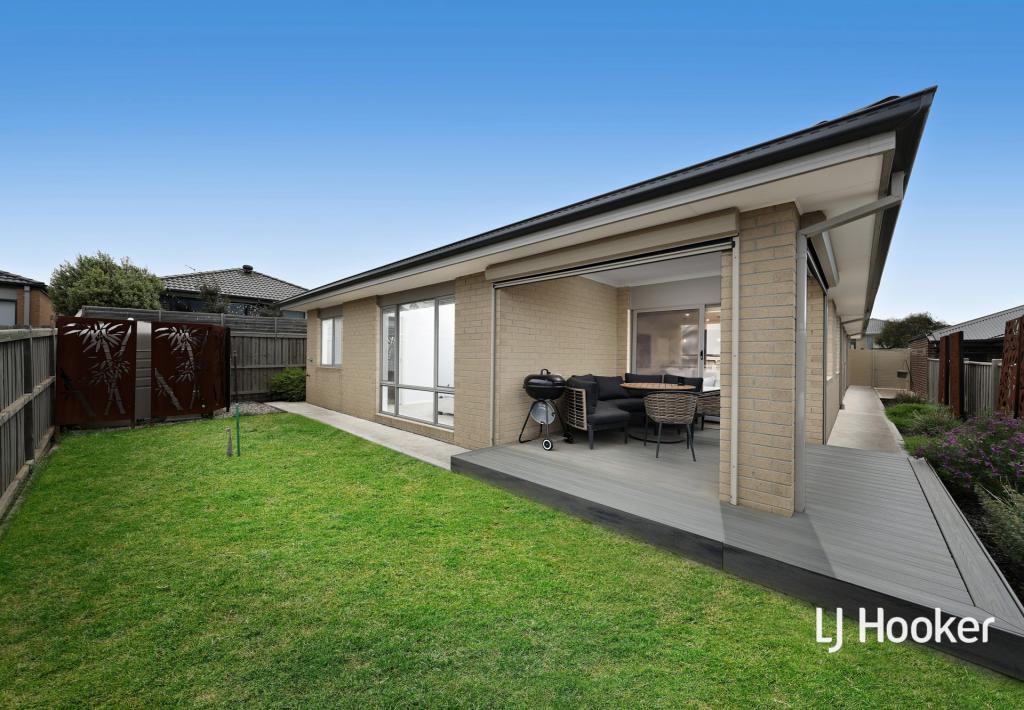 15 Periwinkle Cres, Wallan, VIC 3756