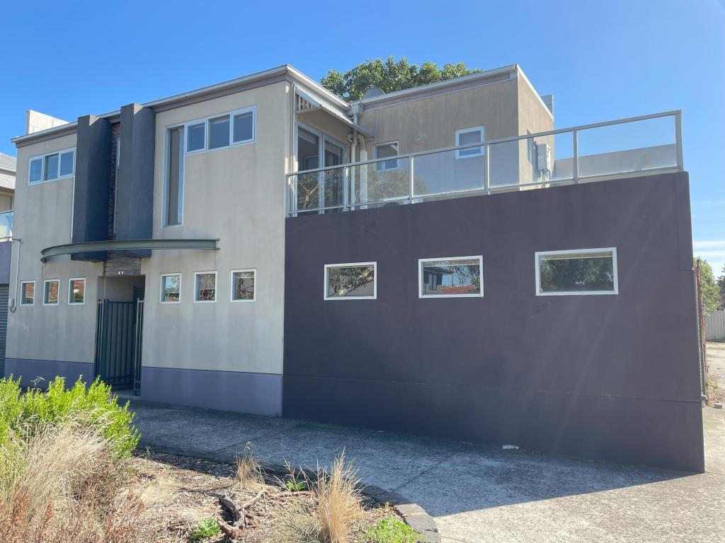 26b Mcmahon Rd, Reservoir, VIC 3073