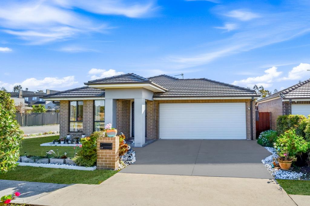 27 Greenberg St, Spring Farm, NSW 2570