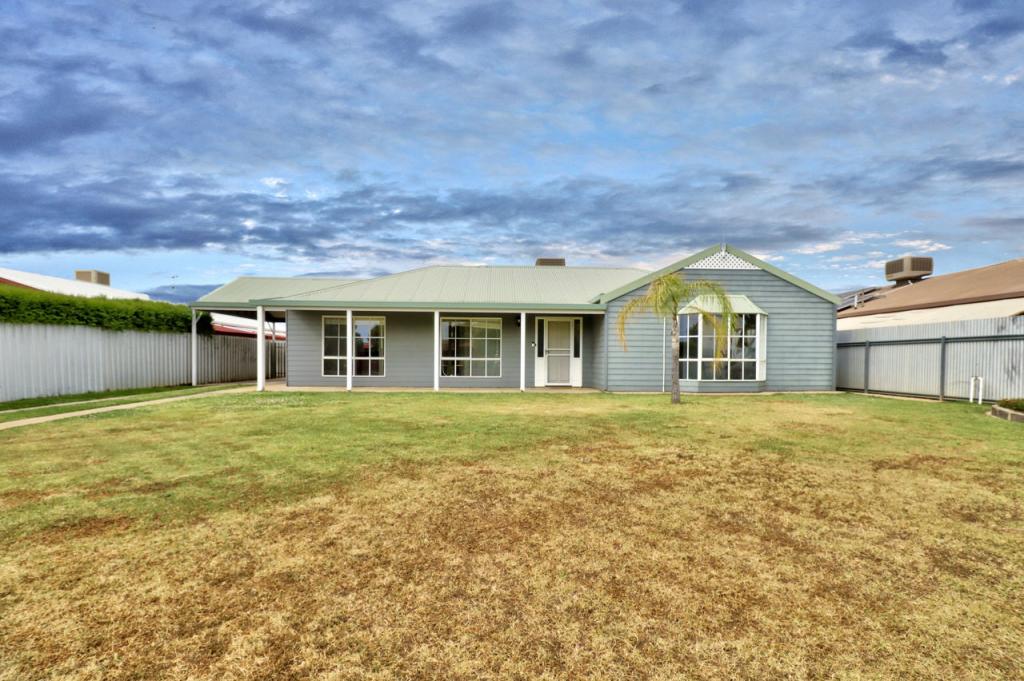 5 Chandler Ct, Deniliquin, NSW 2710