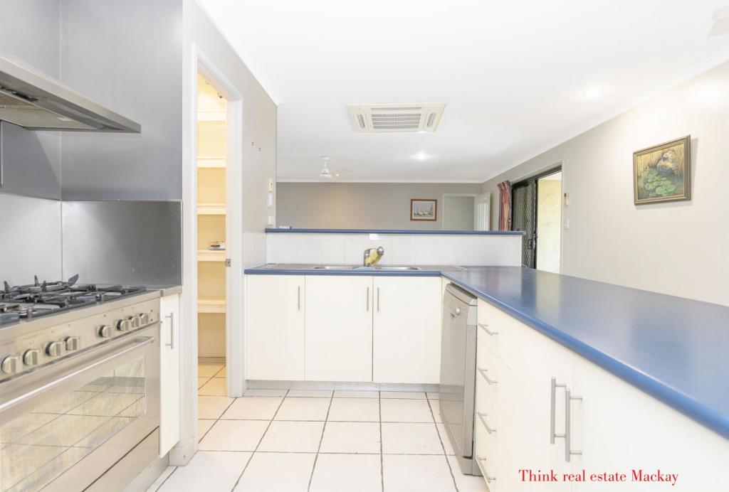 3 Hanlon Way, Rural View, QLD 4740
