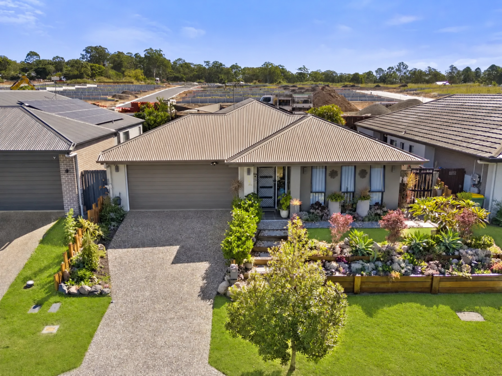 42 Golden Gate Ave, Park Ridge, QLD 4125