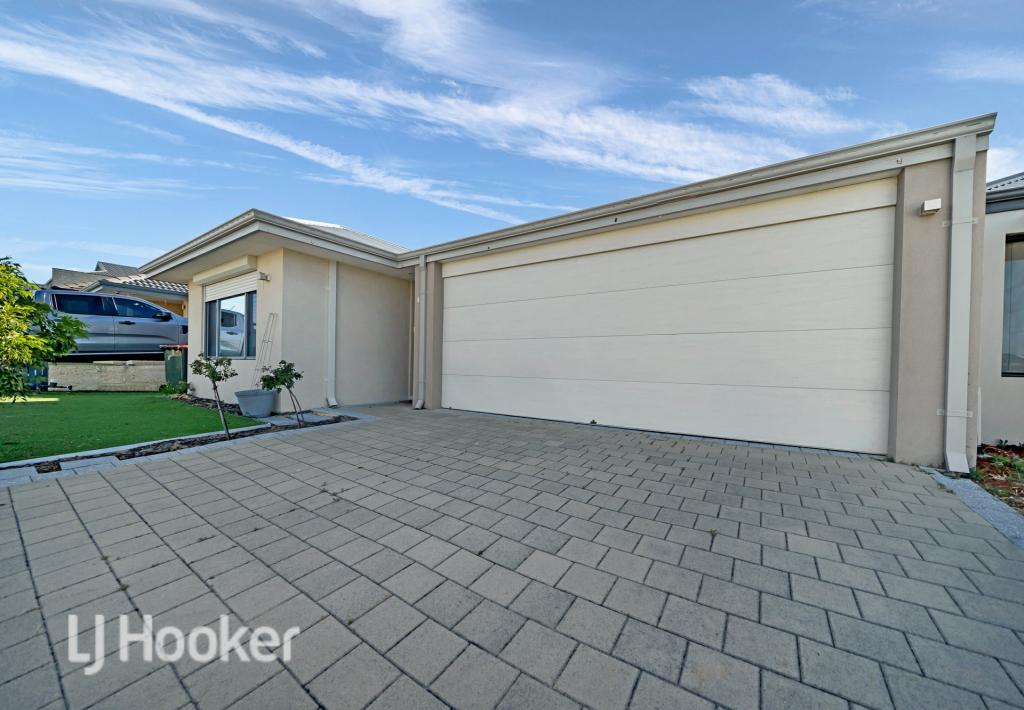 4 CANBERRA AVE, LANDSDALE, WA 6065