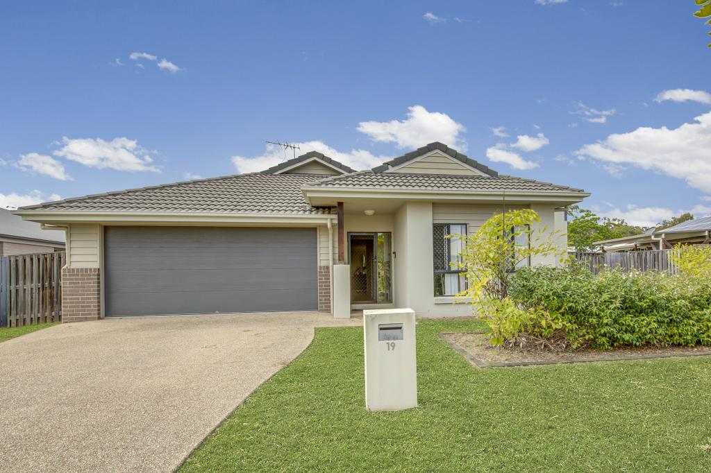 19 Winpara Dr, Kirkwood, QLD 4680