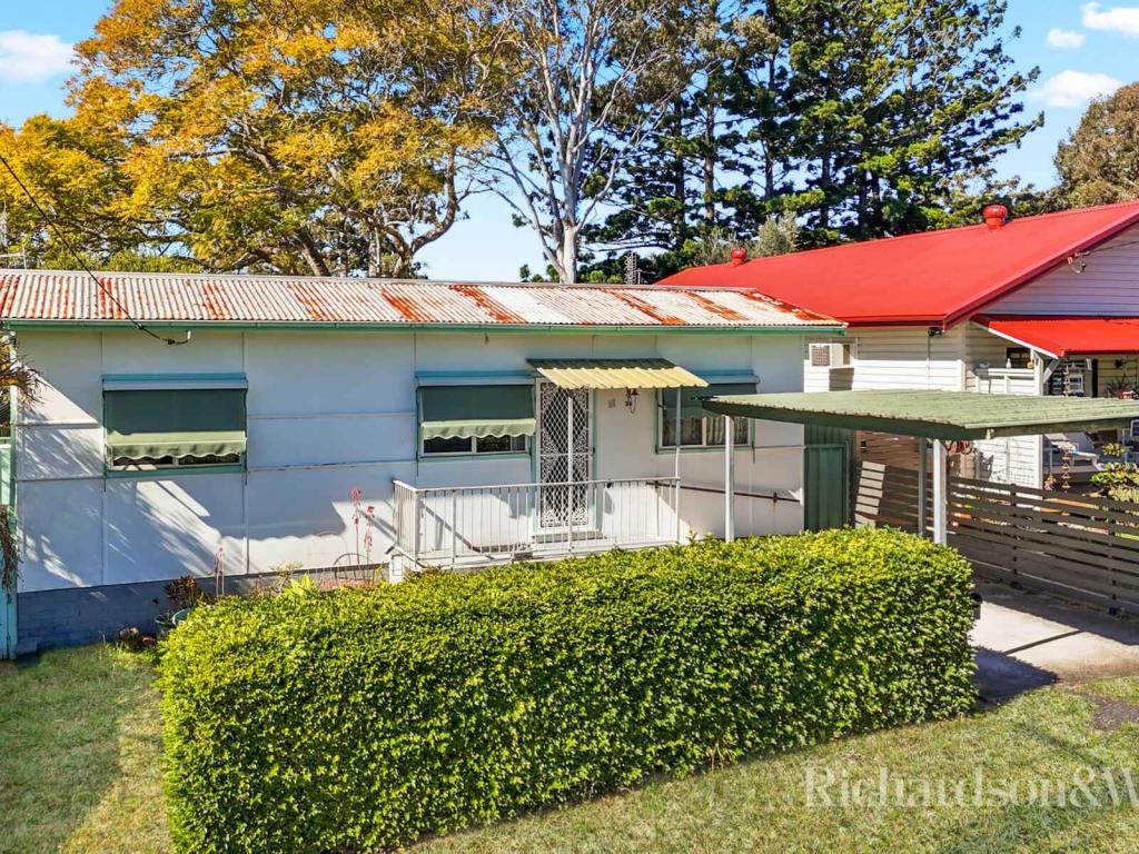 24 WELCOME ST, WOY WOY, NSW 2256