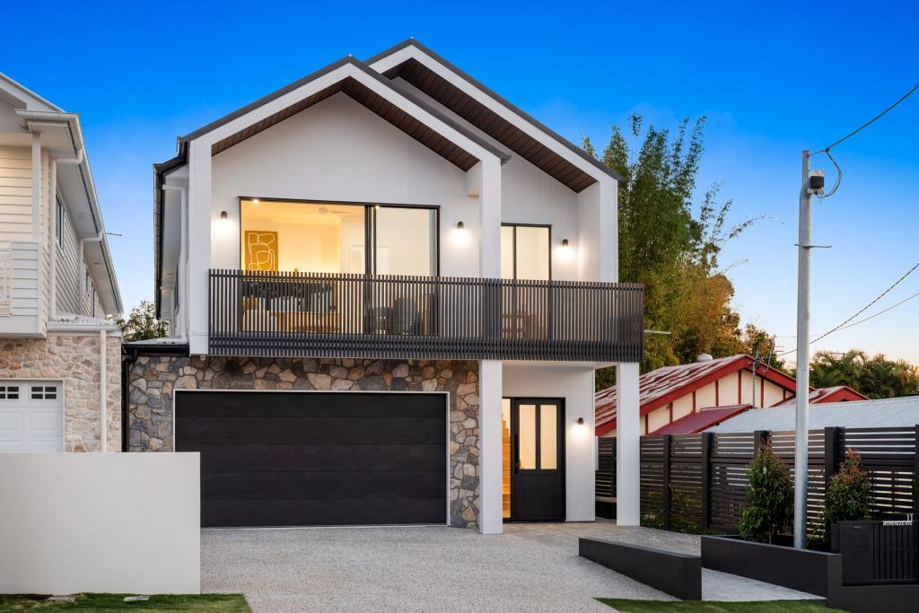 11 Morehead Ave, Norman Park, QLD 4170