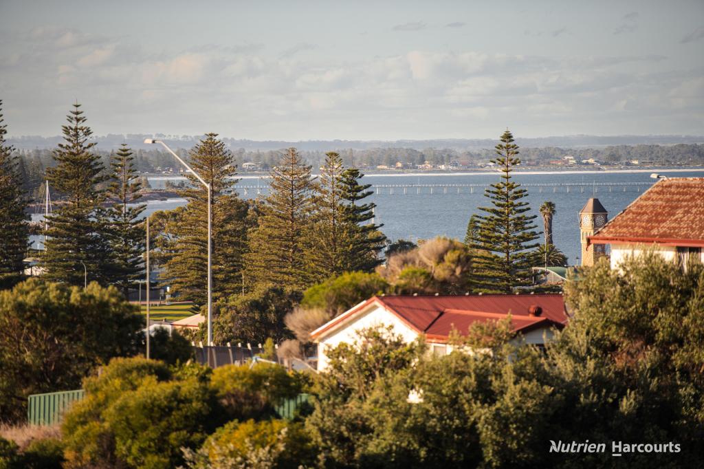 21 Smith St, West Beach, WA 6450