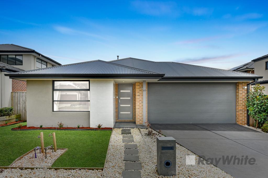 97 Deoro Pde, Clyde North, VIC 3978