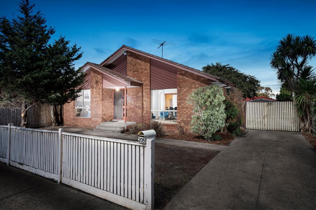 205 Childs Rd, Mill Park, VIC 3082