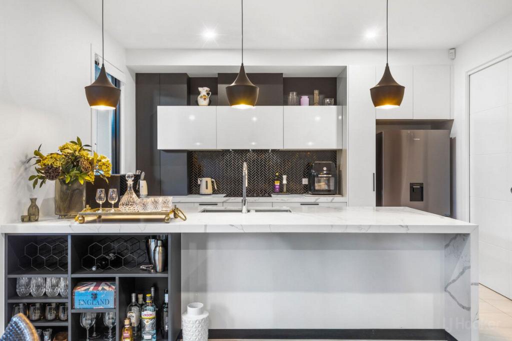 2/451 PINE RIDGE RD, RUNAWAY BAY, QLD 4216