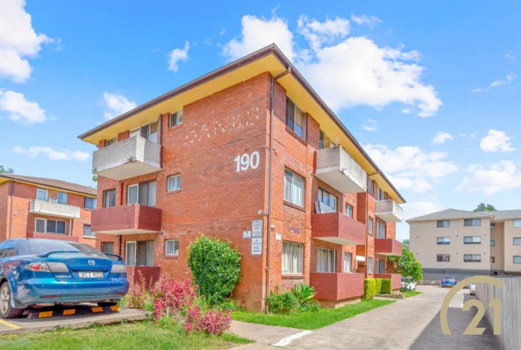24/190 Sandal Cres, Carramar, NSW 2163